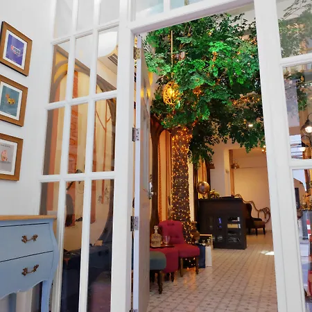 Hide And Seek Boutique Hometel