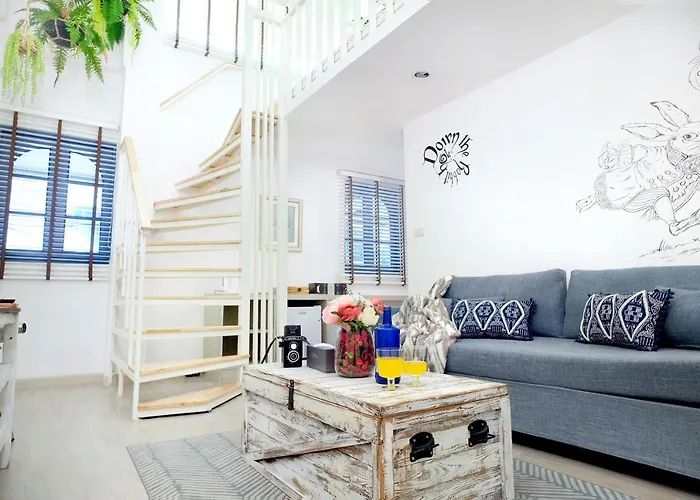 לינה וארוחת בוקר Hide And Seek Boutique Hometel
