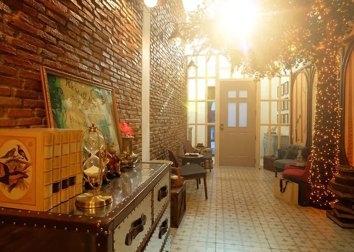לינה וארוחת בוקר Hide And Seek Boutique Hometel